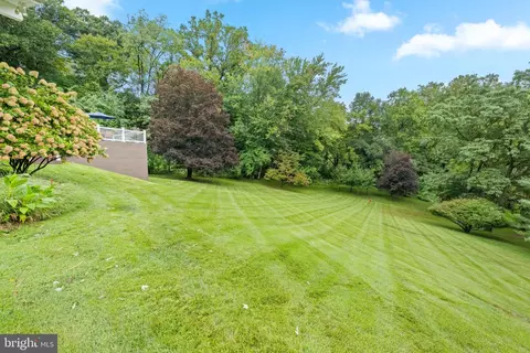 Exterior - 1242 County Line Rd, Wayne, PA 19087 photo 5 of 10