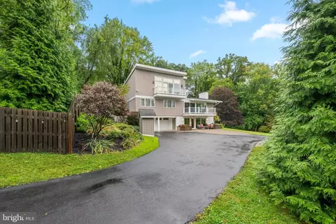 Exterior - 1242 County Line Rd, Wayne, PA 19087 photo 2 of 10