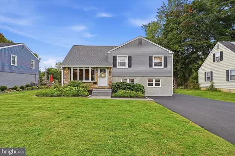 1312 Bradford Rd, Oreland, PA 19075