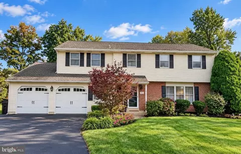 221 Jade Dr, Hatfield, PA 19440
