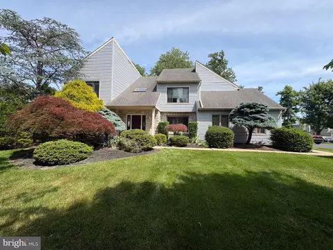 206 Steeplechase Dr, North Wales, PA 19454