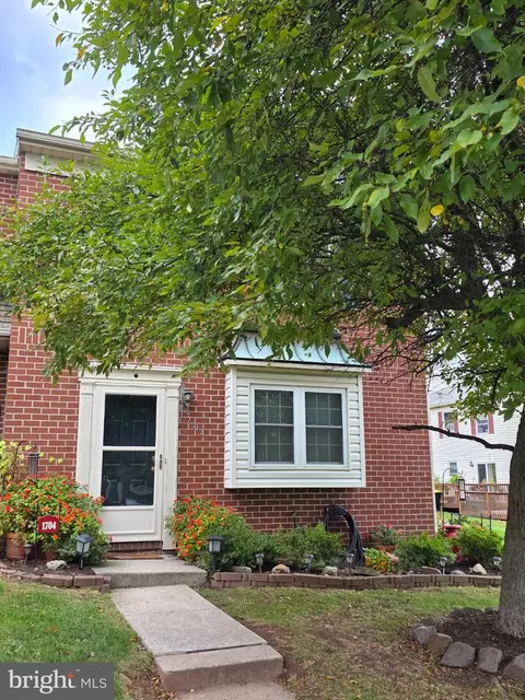 1704 Village Green Dr Apt, Gilbertsville, PA 19525