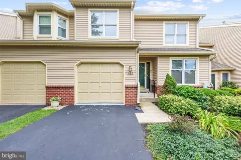 187 Pinecrest Ln Apt, Lansdale, PA 19446