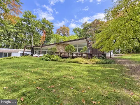 39 Fairview Rd, Penn Valley, PA 19072