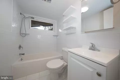 Bath - 39 Fairview Rd, Penn Valley, PA 19072 photo 4 of 4