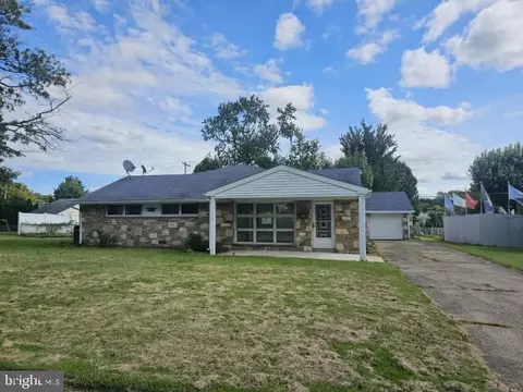 1353 Thomson Rd Apt, Abington, PA 19001