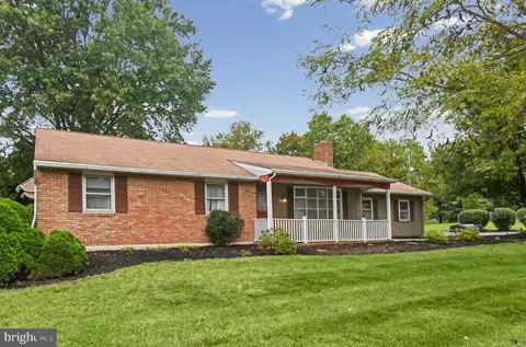 542 Moyer Rd Apt, Souderton, PA 18964