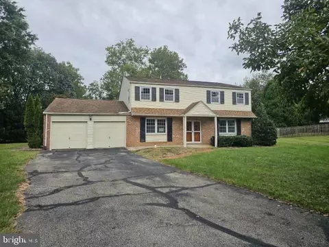 11 Azalea Cir #lafayette, Lafayette Hill, PA 19444