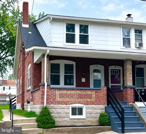 37 W 2nd St Apt, Pottstown, PA 19464