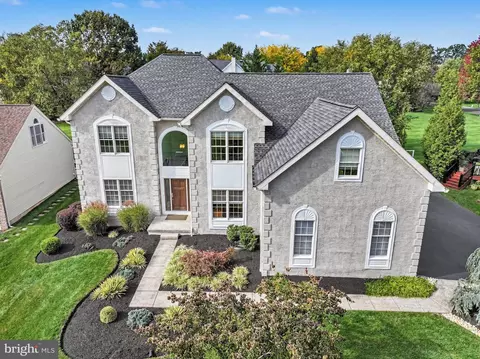 302 Centennial Dr, Blue Bell, PA 19422