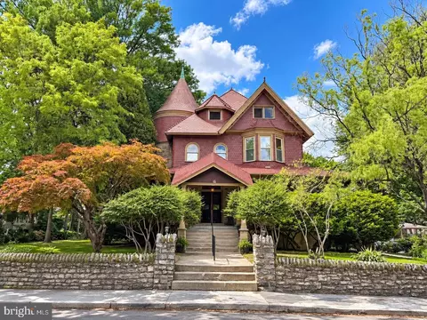 31 Hewett Rd, Wyncote, PA 19095