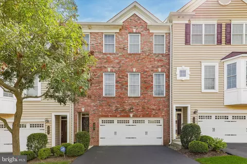 303 Ebony Ct, Ambler, PA 19002