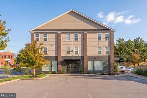 192 S Hanover St #E, Pottstown, PA 19464