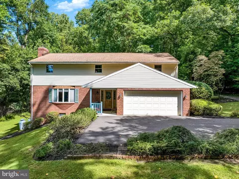 2010 Gross Rd, Pottstown, PA 19464