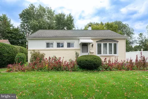 521 Winding Rd, Lansdale, PA 19446