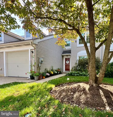 5703 Constitution Ct #north, North Wales, PA 19454