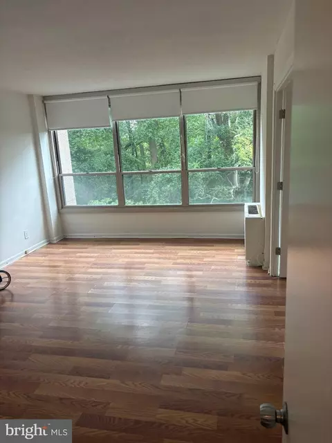 1001 City Ave #EE-726, Wynnewood, PA 19096