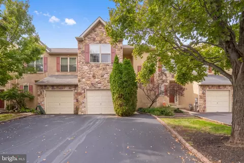 6 Abbott Ct, Norristown, PA 19403