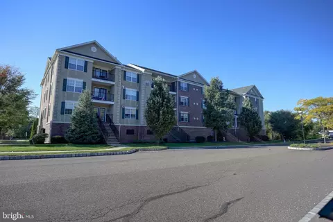 3940 Ashland Dr #145, Skippack, PA 19474