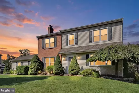 60 Falcon Ct, Gilbertsville, PA 19525