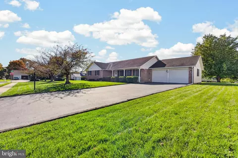 2330 Locust Ln, Gilbertsville, PA 19525