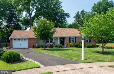 5 Sawtooth Ln Apt, Hatboro, PA 19040