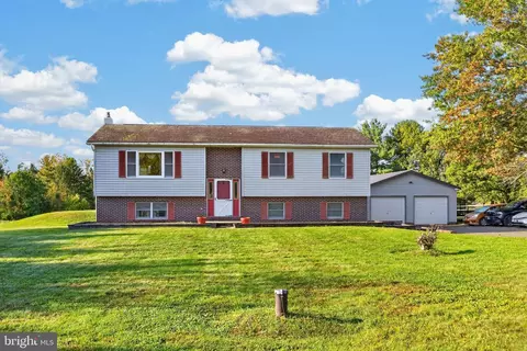 176 Oberholtzer Rd Apt, Gilbertsville, PA 19525