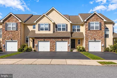 22 Prince Dr Apt, Norristown, PA 19403