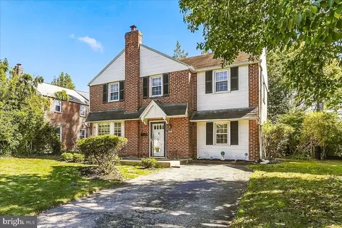 871 Delmont Dr Apt, Wynnewood, PA 19096