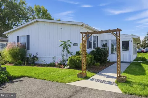 322 Running Brook Rd #north, North Wales, PA 19454