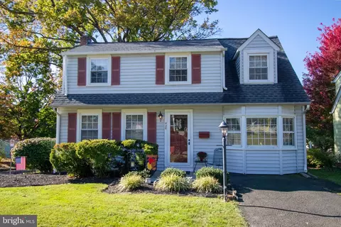 428 Inman Ter, Willow Grove, PA 19090