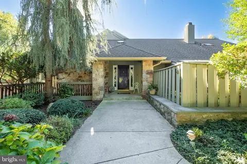 1088 Broadmoor Rd, Bryn Mawr, PA 19010