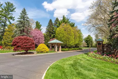 1088 Broadmoor Rd, Bryn Mawr, PA 19010