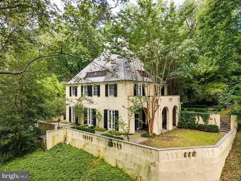 100 Cherry Ln, Wynnewood, PA 19096