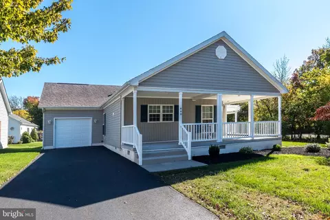 640 Marigold Ln, Blue Bell, PA 19422