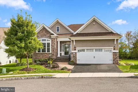 4611 Spencer Dr Apt, Schwenksville, PA 19473