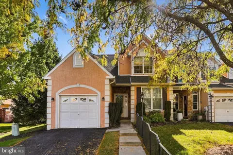 44 Wheatsheaf Ln Apt, Norristown, PA 19403