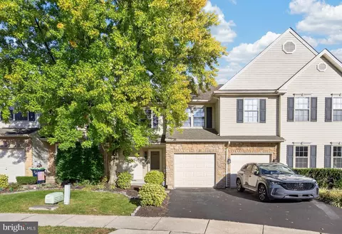 2407 Carriage Ln Apt, Royersford, PA 19468