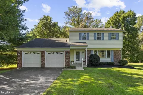 869 Laurel Ln, Harleysville, PA 19438
