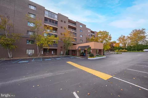 1219 W Wynnewood Rd #104, Wynnewood, PA 19096