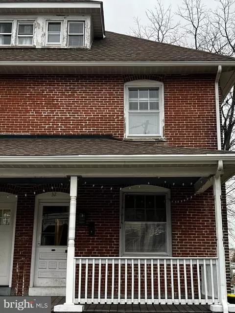 32 Church St, Willow Grove, PA 19090
