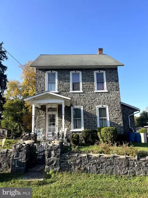 1837 Perkiomenville Rd Apt, Perkiomenville, PA 18074