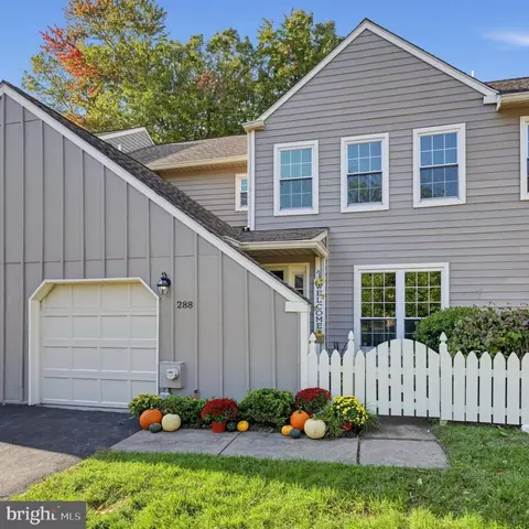 288 Tulip Tree Ct, Blue Bell, PA 19422