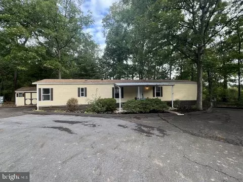 732 Dogwood Dr, Green Lane, PA 18054