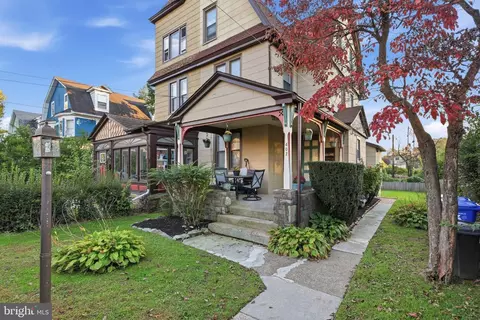 402 W Mount Carmel Ave, Glenside, PA 19038