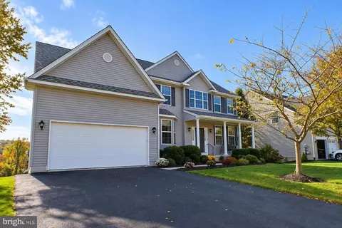 2690 Saint Victoria Dr Apt, Gilbertsville, PA 19525