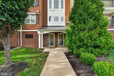 3910 Ashland Dr #215, Harleysville, PA 19438