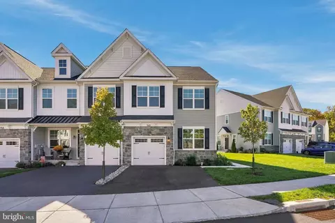 160 Charles Ln, Harleysville, PA 19438