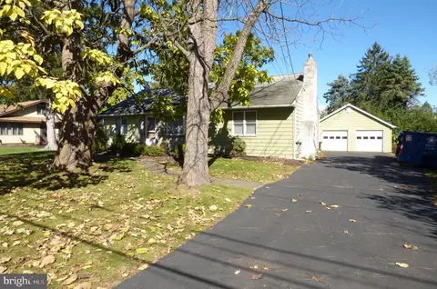 725 Garfield Ave Apt, Lansdale, PA 19446