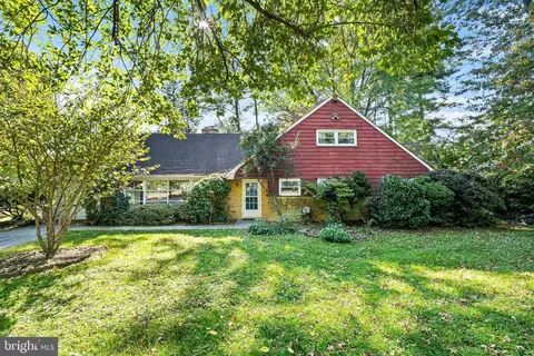 320 Old Farm Rd, Wyncote, PA 19095